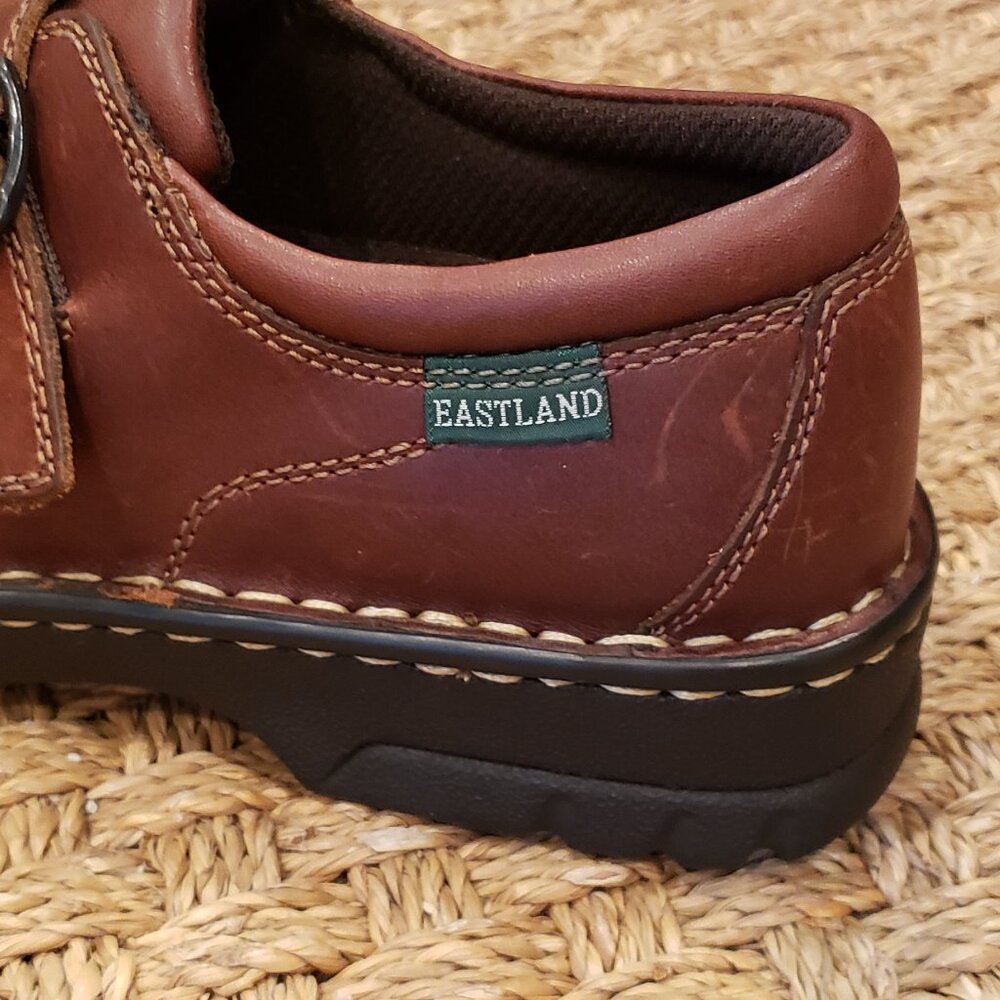 Eastland Syracuse Brown Leather Slip on Closed Toe Shoe - Picture 2 of 13